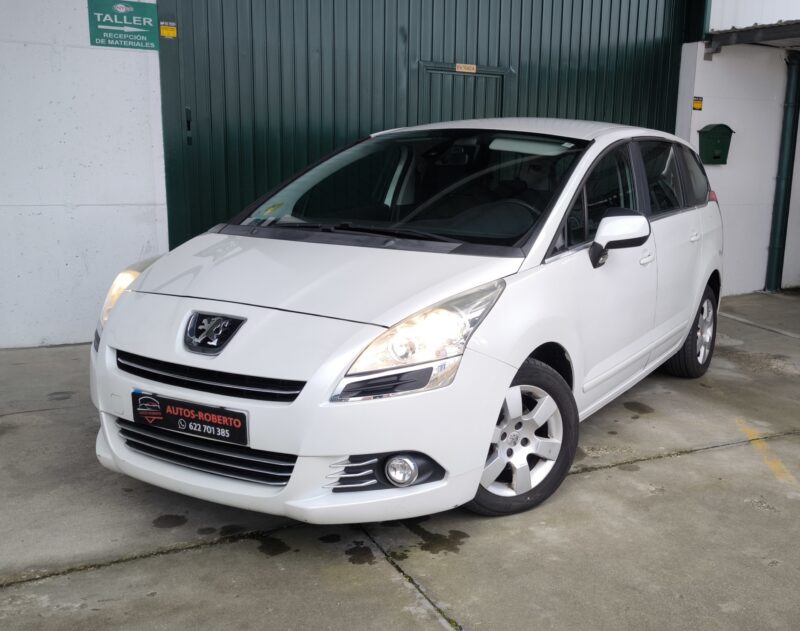 PEUGEOT 5008 1.6 HDI