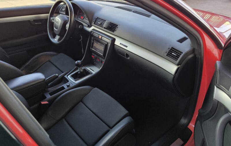 AUDI A4 AVANT 1.8 T QUATTRO SLINE
