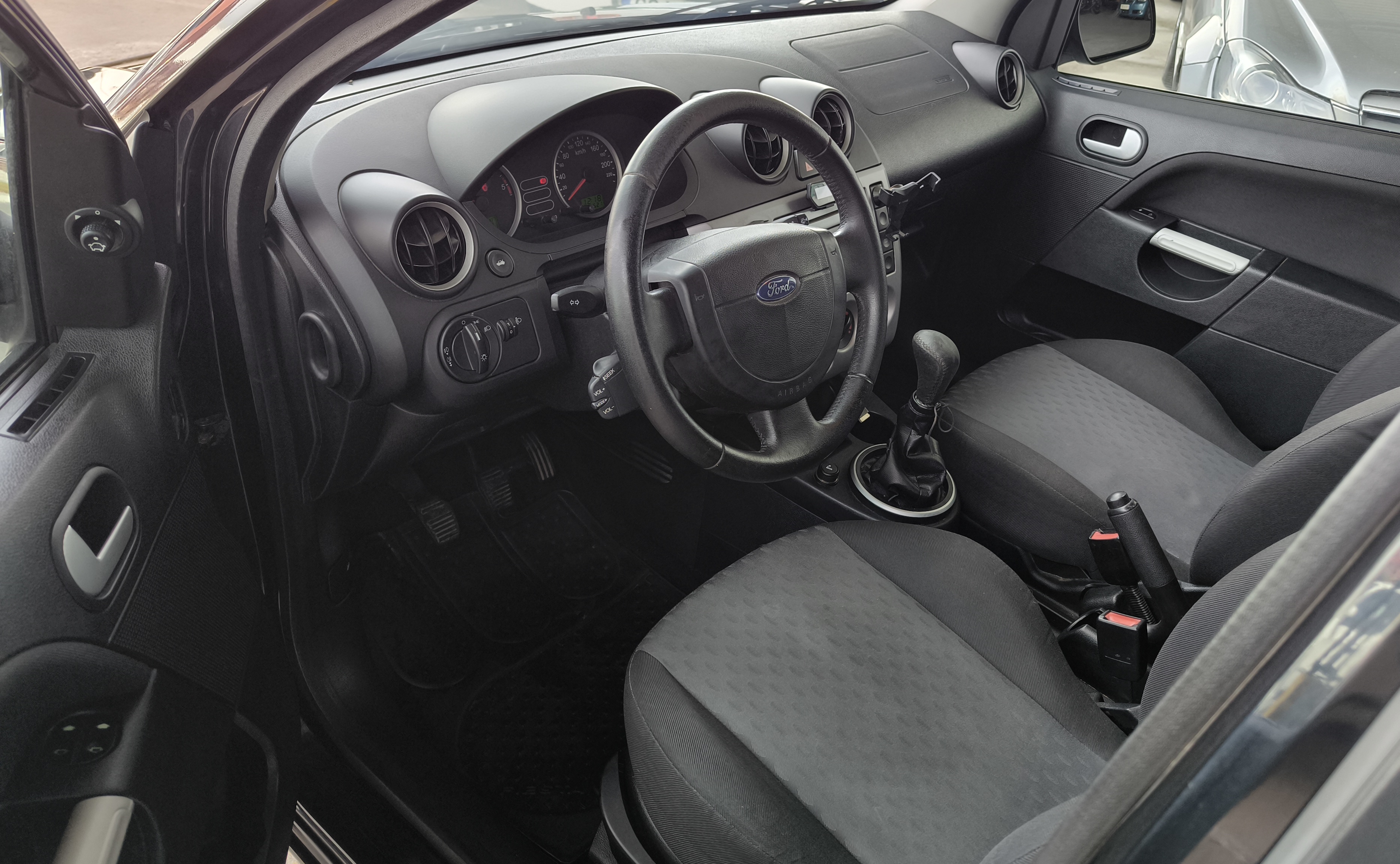FORD FIESTA 1.4 tcdi