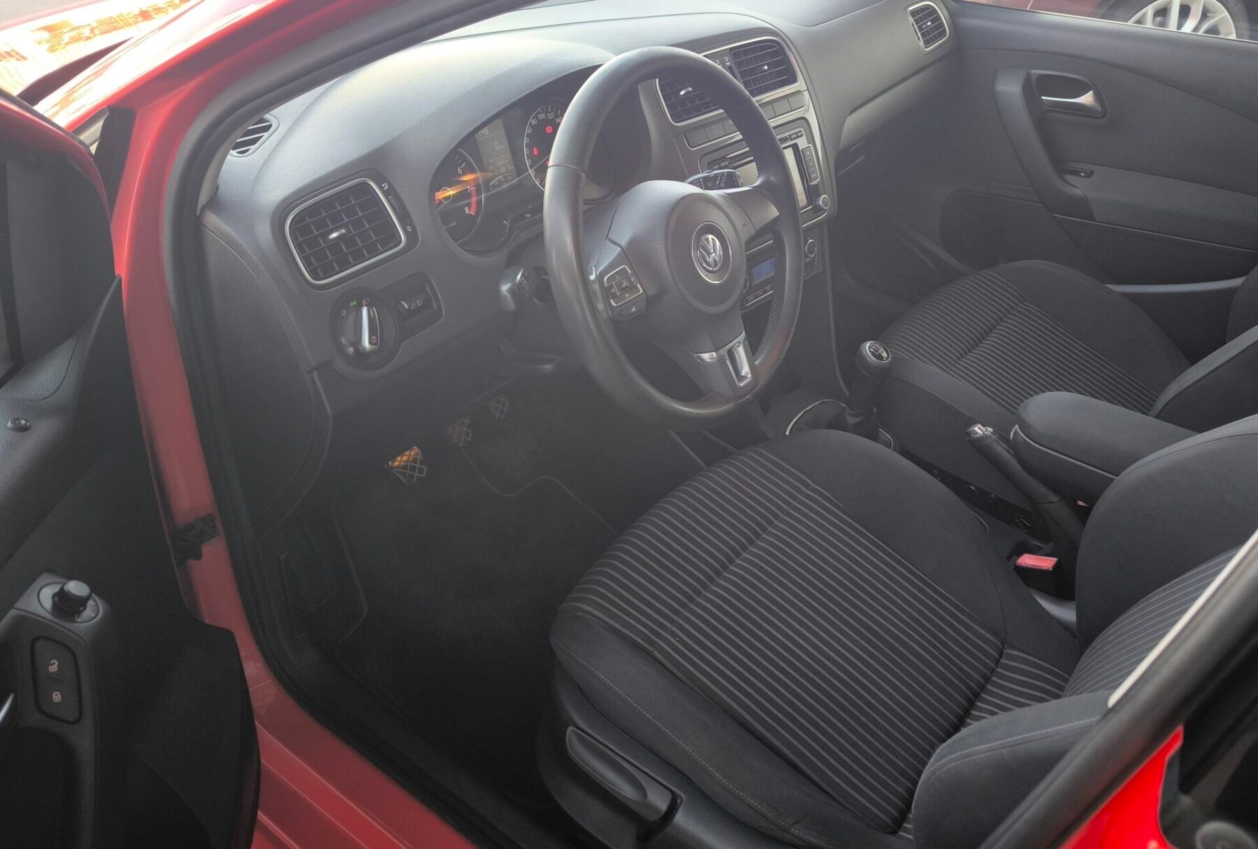 VOLKSWAGEN Polo 1.4 MTI