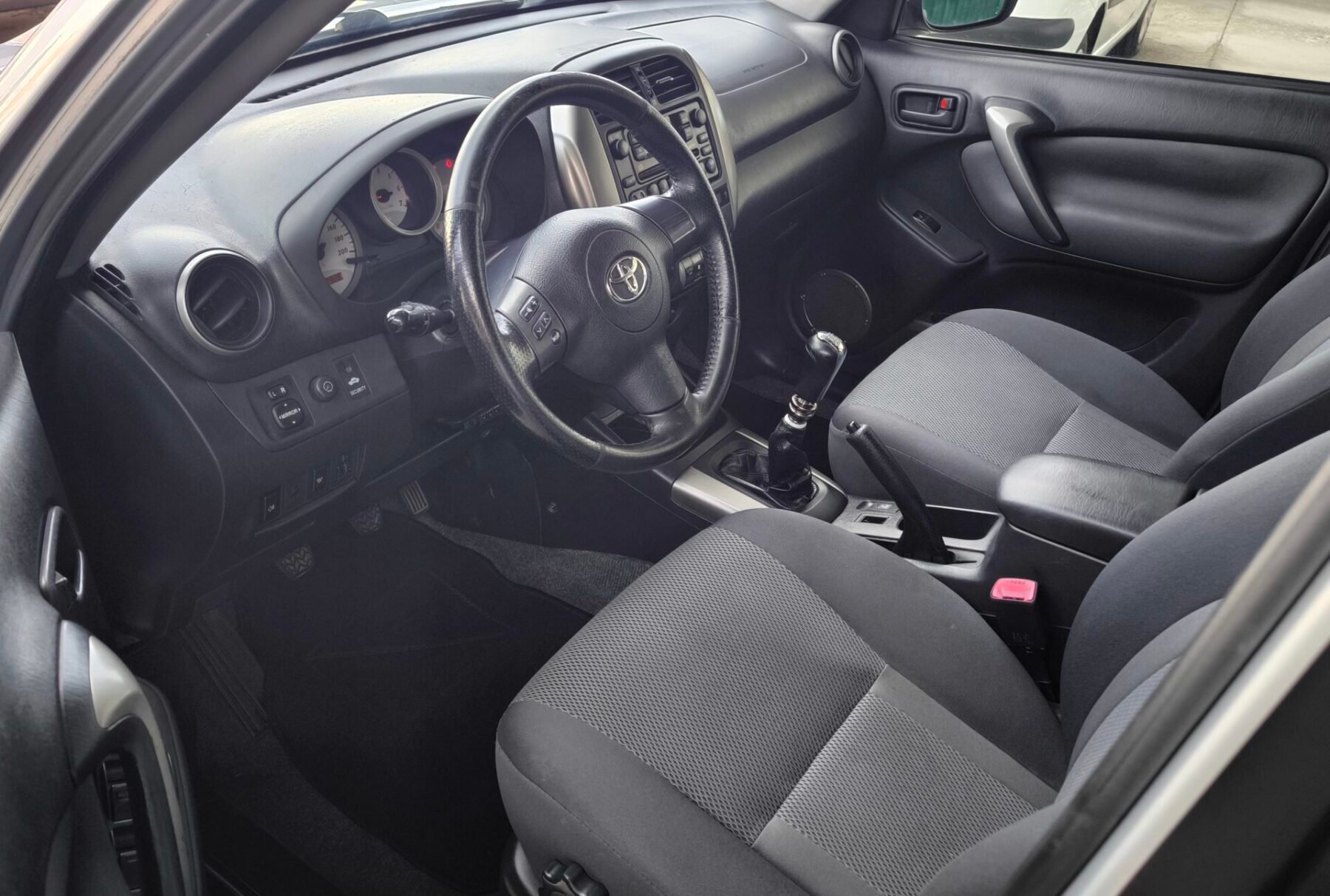 TOYOTA RAV4 2.0 D-4D 