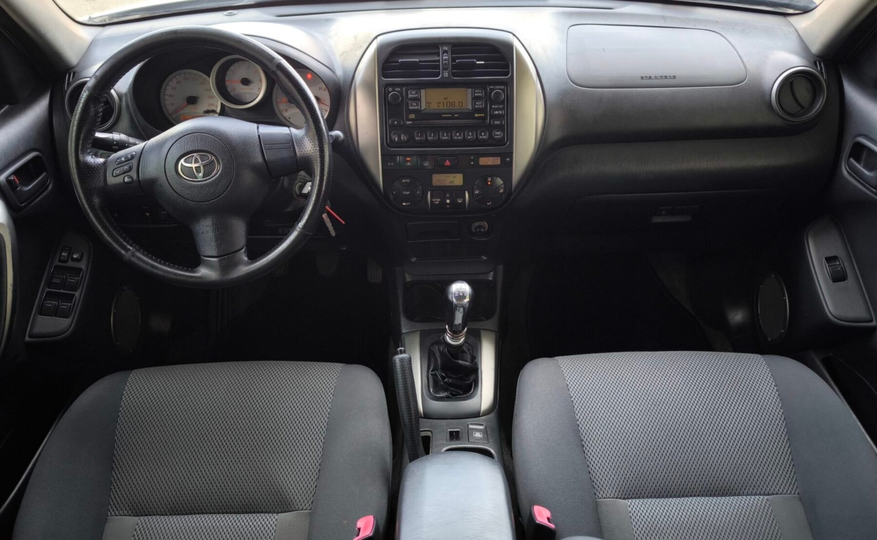 TOYOTA RAV4 2.0 D-4D 