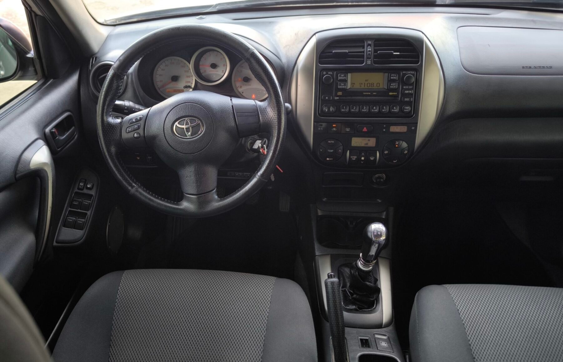 TOYOTA RAV4 2.0 D-4D 