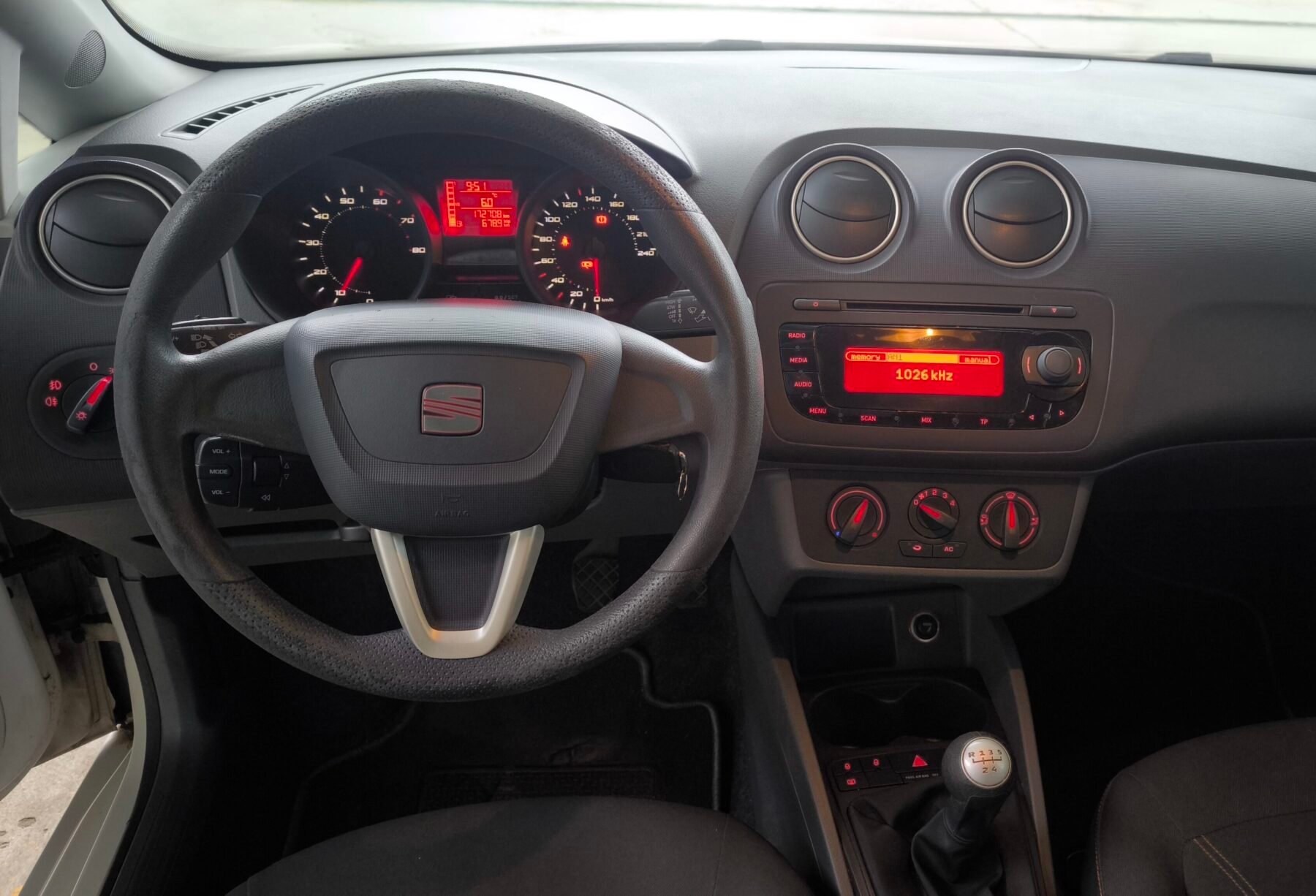 SEAT IBIZA 1.2
