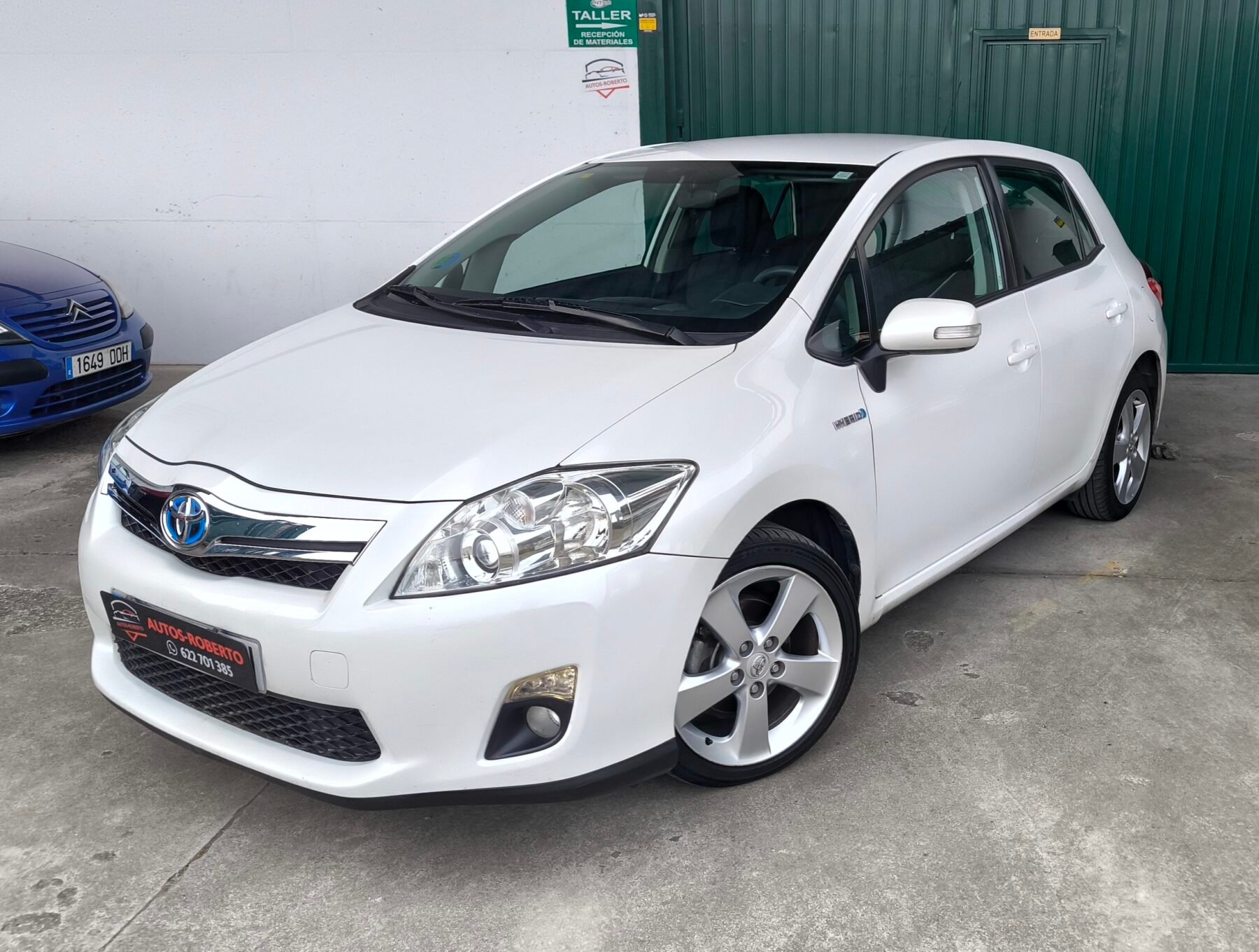 TOYOTA Auris 1.8 híbrido 