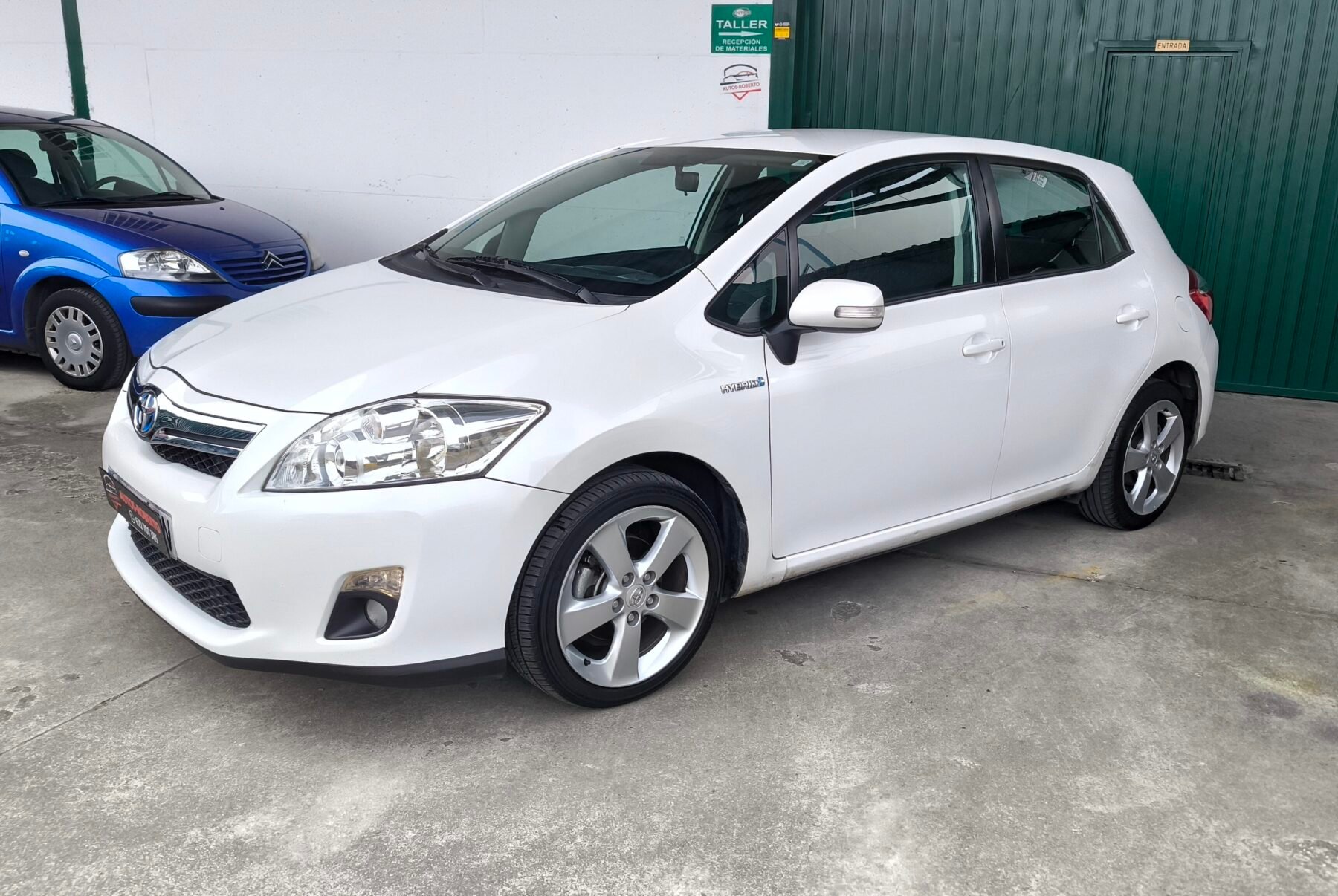 TOYOTA Auris 1.8 híbrido 