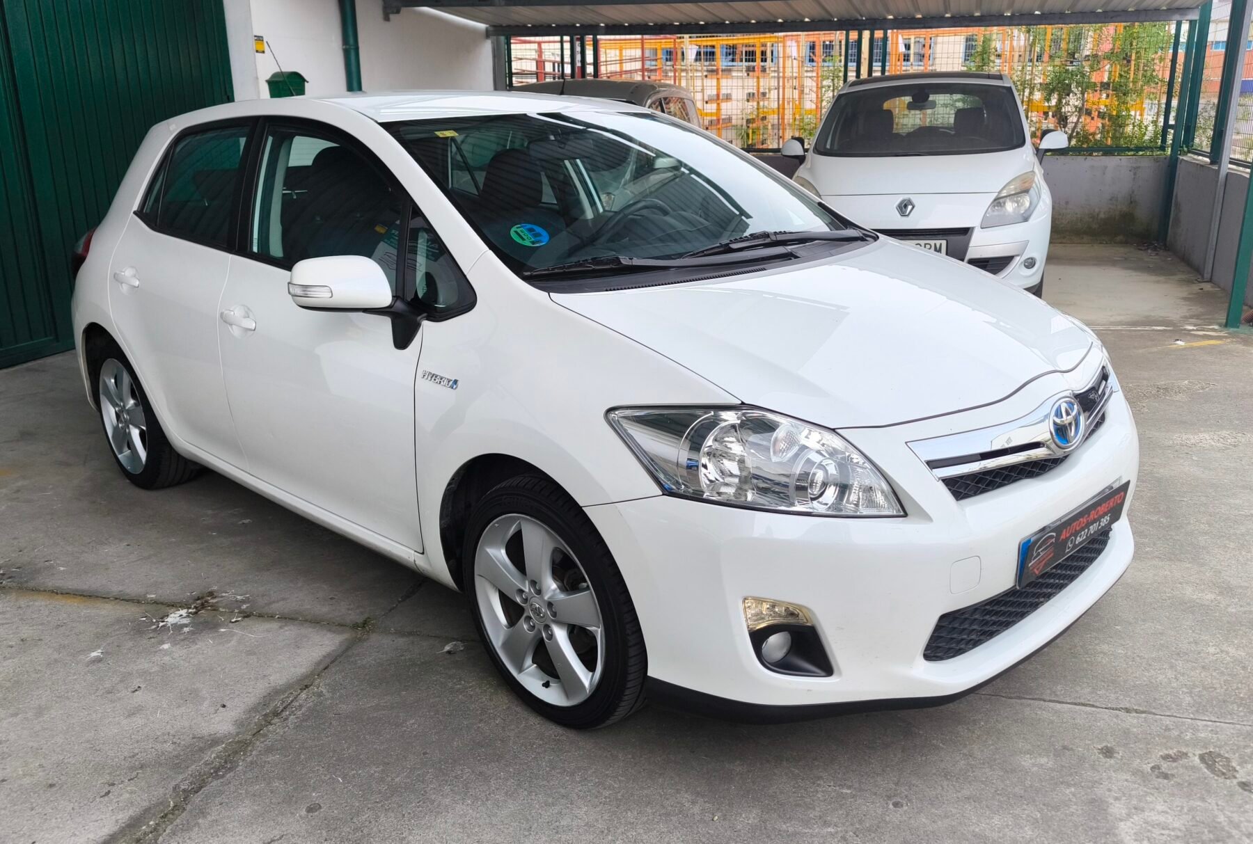 TOYOTA Auris 1.8 híbrido 