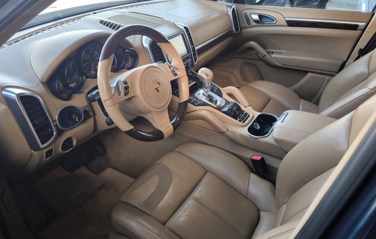 PORSCHE Cayenne 3.0 V6