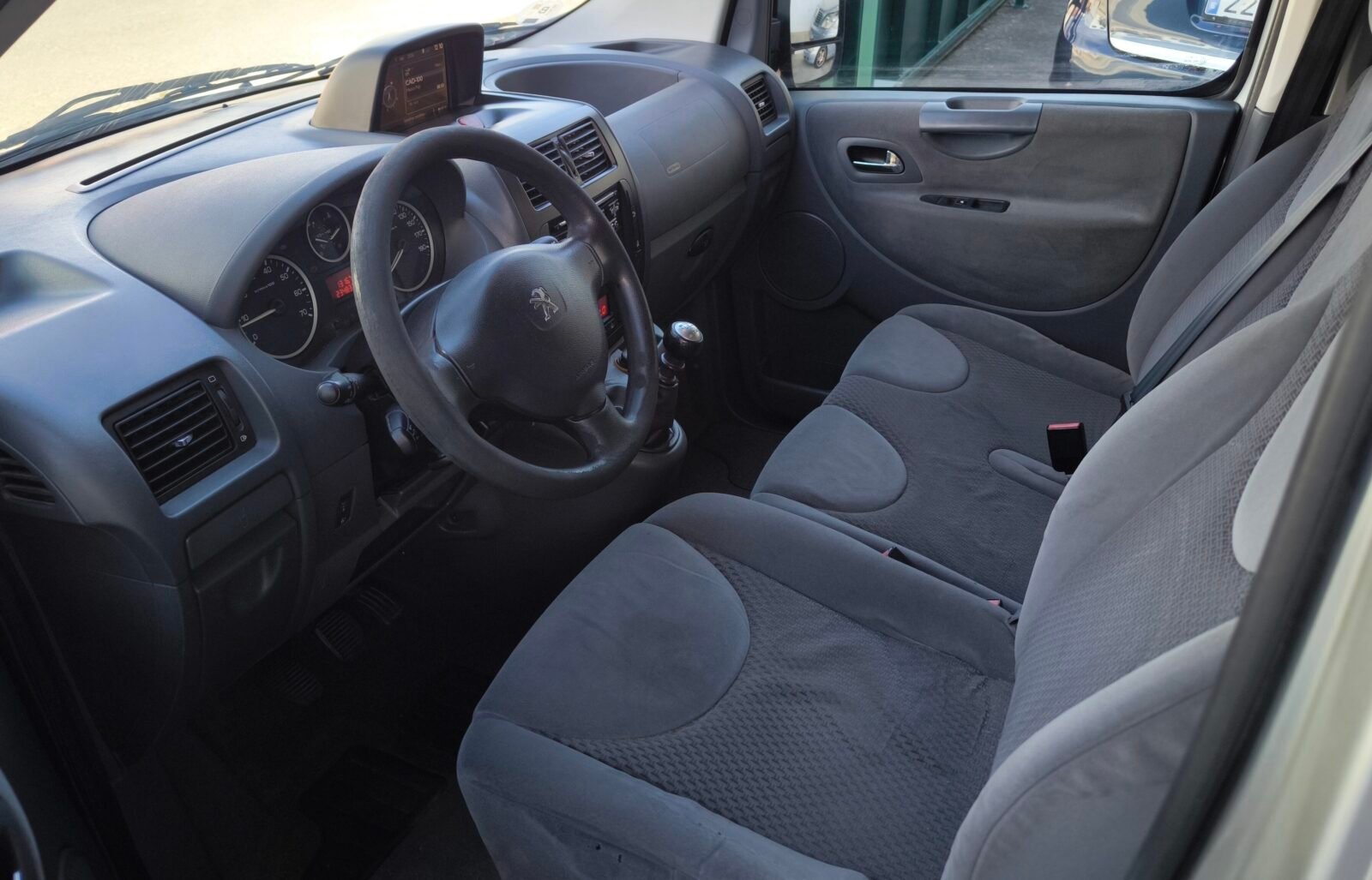 PEUGEOT Exper 2.0 HDI 