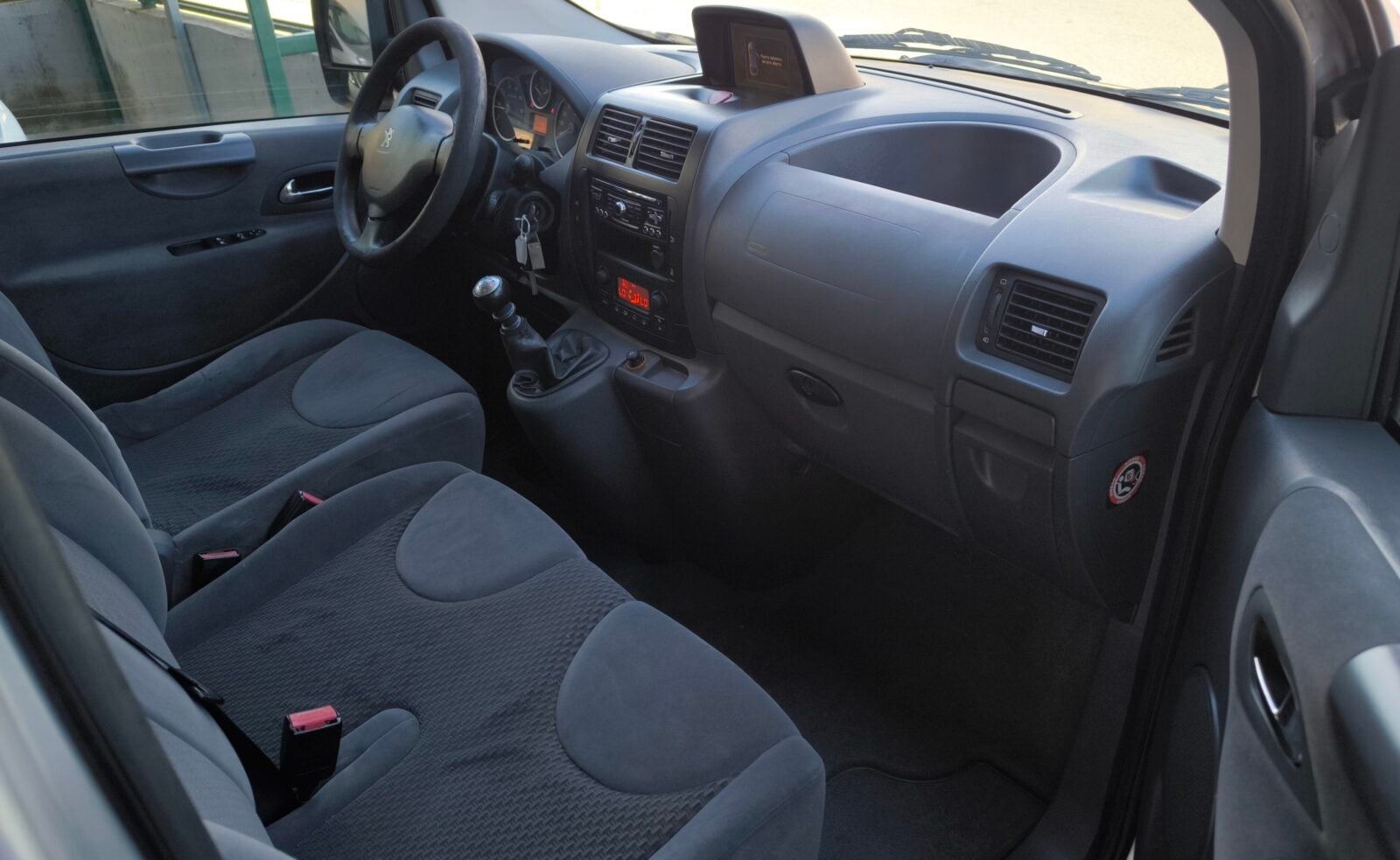 PEUGEOT Exper 2.0 HDI 