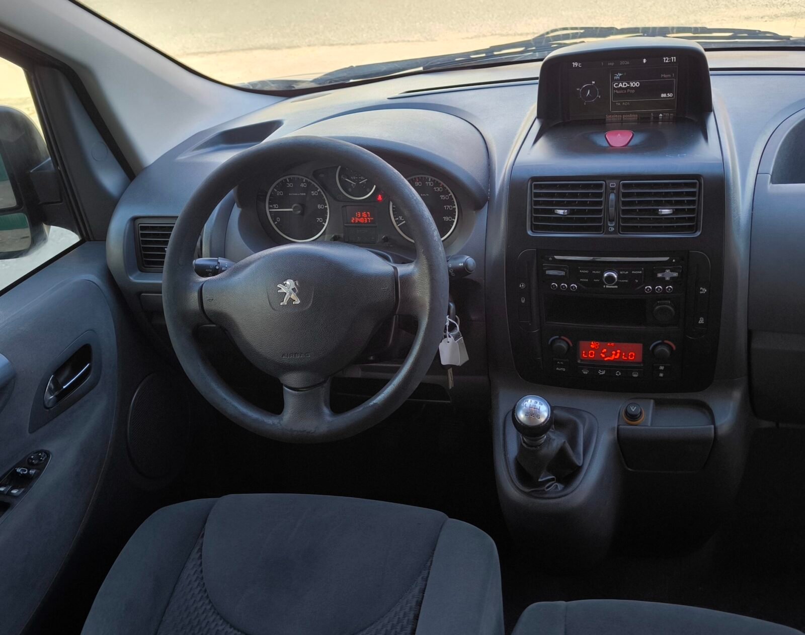 PEUGEOT Exper 2.0 HDI 