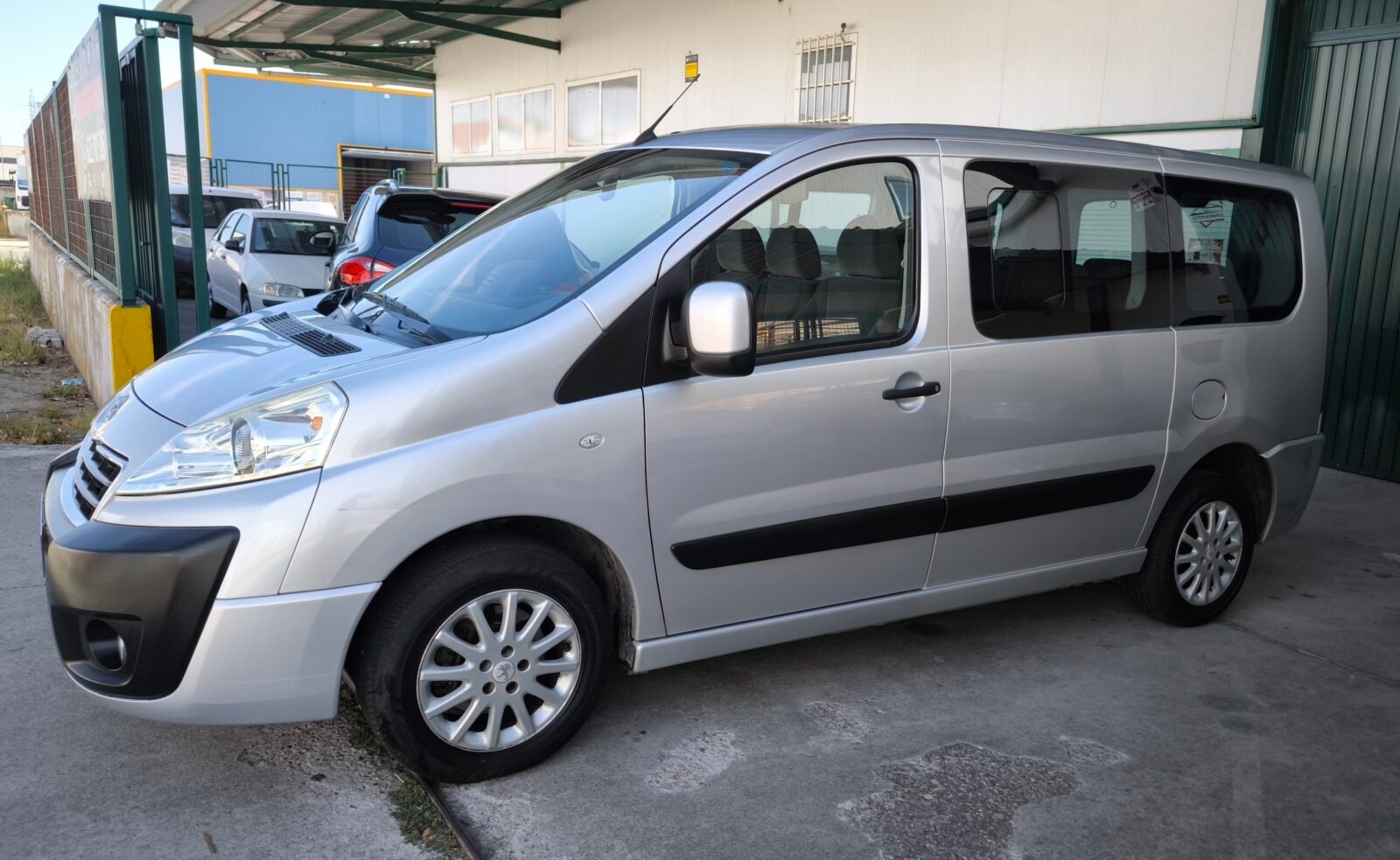 PEUGEOT Exper 2.0 HDI 