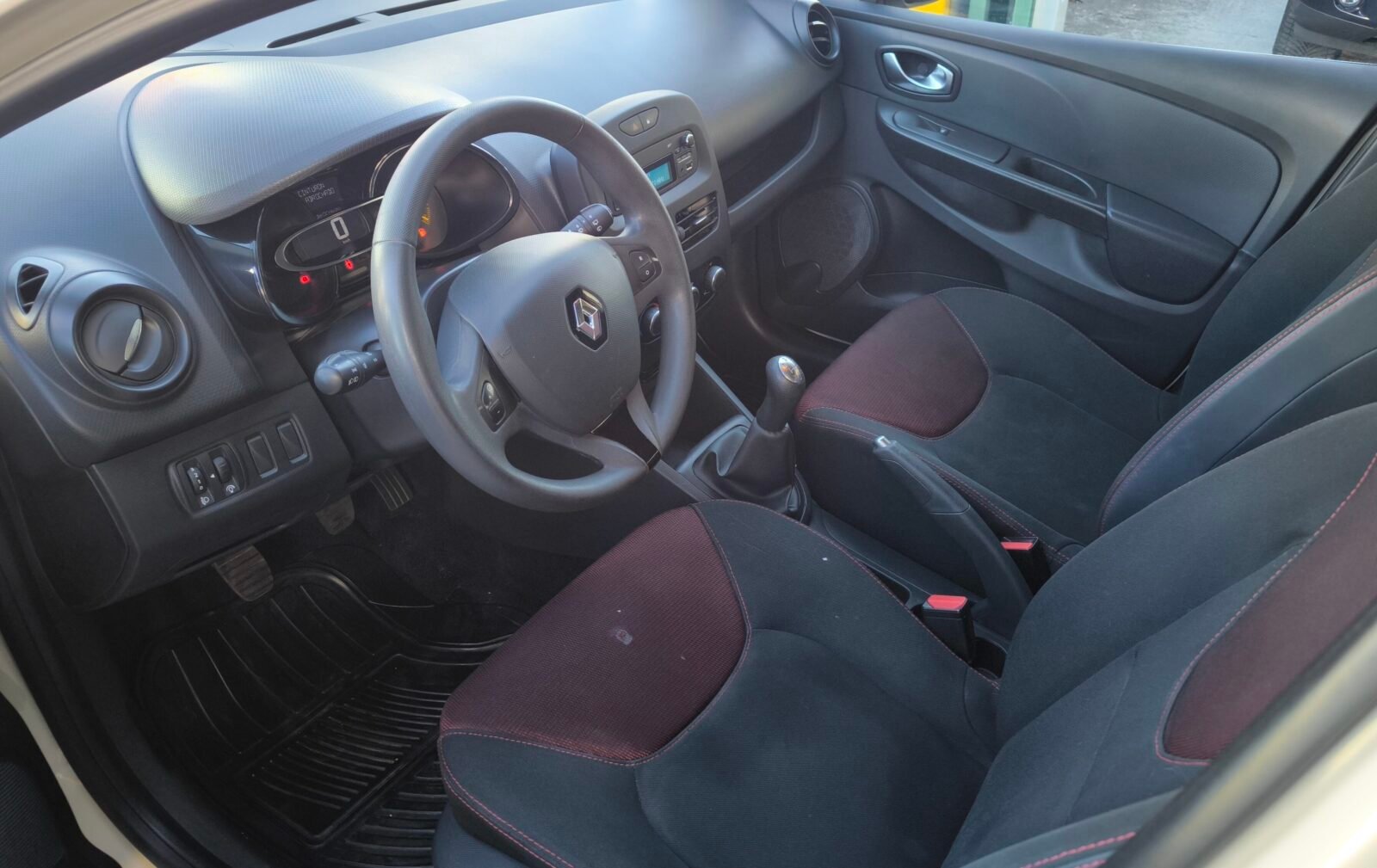 RENAULT Clio 1.2 Sport tourer 